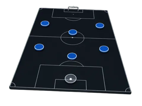 Formazione schierata sul campo per la giornata